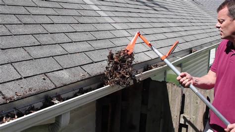 An innefficient way to clean gutters | Clean your gutters SAFELY from ...