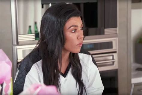 Kourtney Kardashian Strips Completely Naked For Swim In Hotel Pool The Mirror