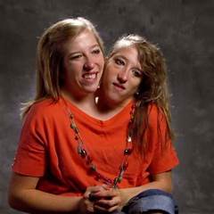 The Maddison Twins The Dark Side Of Fame %e2%80%93 They Finally Break Their Silence