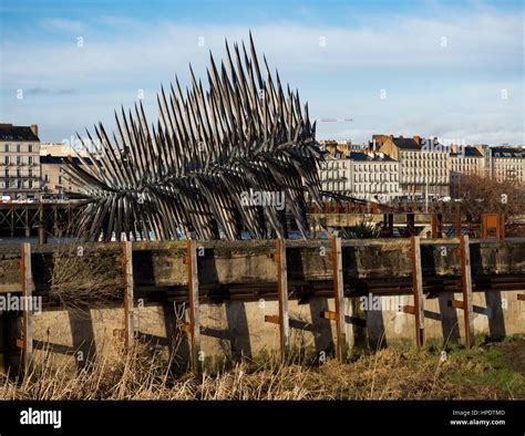 Sculpture Résolution des Forces en présence of Vincent Mauger Cité