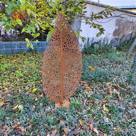 Bespoke Laser Art Metal Outdoor Leaf Garden Silhouette Sculpture