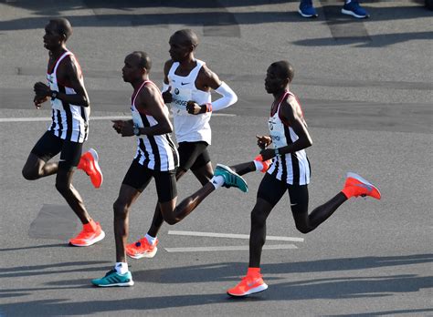 Berlin Marathon 2018: Eliud Kipchoge smashes marathon world record ...