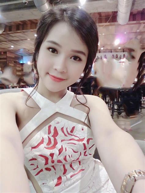 Sau năm hot girl Sam đã lột xác như thế này