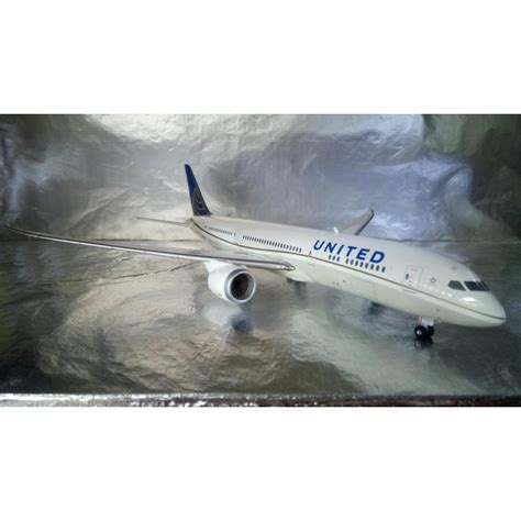 Herpa Wings 557078 United Airlines Boeing 787 9 Dreamliner Herpa