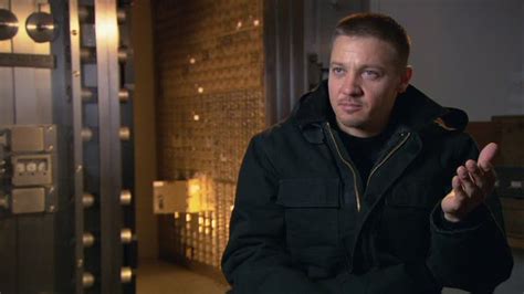 The Town Interview Jeremy Renner Image 18558394 Fanpop