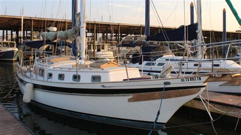 Living Aboard A 30 36ft Sailboat A Guide For The Curious And