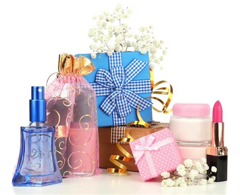 Premium Photo | Beauty set gift isolated on white