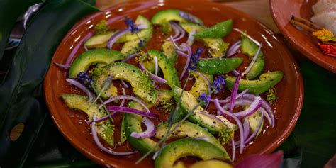 Avocado & Red Onion Salad - TODAY.com