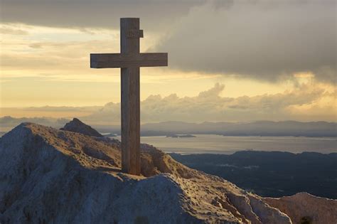 Христианский крест в природе | Премиум Фото