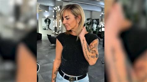 Pornostar Bonnie Blue schlägt mit Sex Challenges über Stränge von OnlyFans verbannt