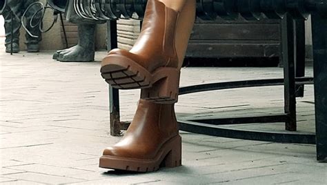 Women's Chelsea Boots Only $17.99 Shipped on Amazon (Regularly $45 ...