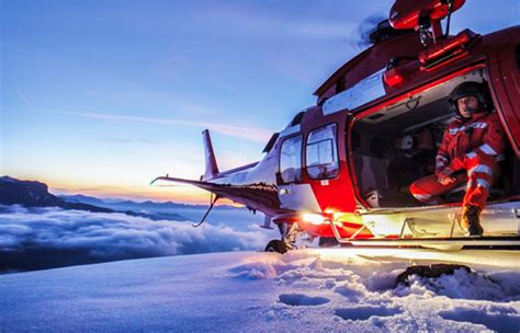 Ossola 24 Cade In Alta Montagna E Rimane Bloccato Nella Neve