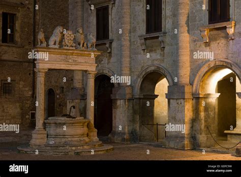 Palazzo Tarugi Piazza Grande Montepulciano Val D Orcia Siena