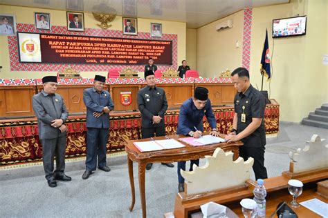 Apbd Lampung Barat Tahun Sebesar Rp Triliun Disahkan