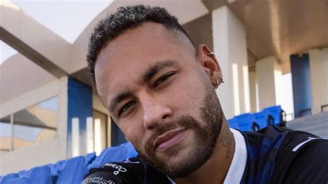 Neymar se pronuncia após suposto fora de atriz da Globo