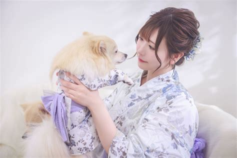 画像すみれおじさんONEKOSAMA OINUSAMA美女コスプレイヤーすみれおじさん愛犬とのリンクコーデを披露