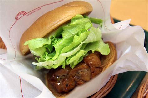 Popular Japanese Fast Food Chains To Try On A Tokyo Visit