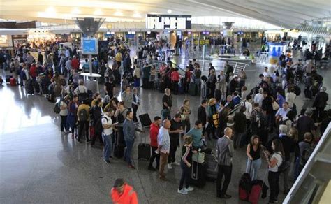 15 Vuelos Cancelados En El Aeropuerto De Loiu Por La Huelga De