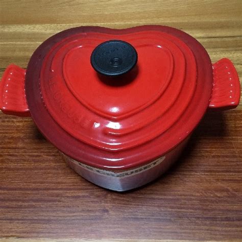 Le Creuset 未使用！ル・クルーゼココットダムール19㎝の通販 By ラベンダー S Shop｜ルクルーゼならラクマ