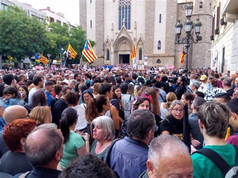 Unas 4 000 Personas Protestan En Sabadell Barcelona Contra Las