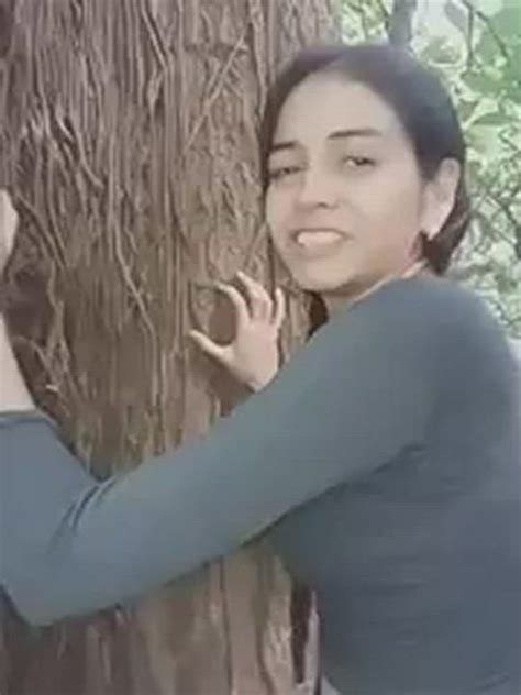 😍 Desi Girl Outdoor Fucking With Boyfriend 🙈🔥️ Link In Comment 👇👇 Scrolller