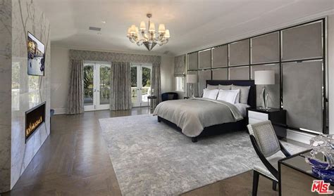 65 Primary Bedrooms with Chandelier Lighting (Photos) - Home Stratosphere