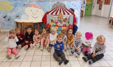 La Settimana Delle Api Giardino D Infanzia Delfino Blu