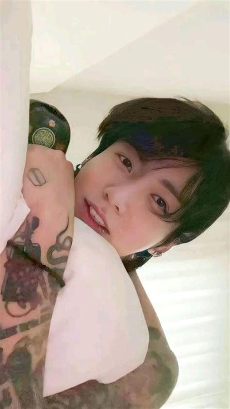 Jungkook naked Знаменитые парни Мужчины знаменитости Красивые мужчины