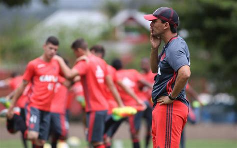 Em Primeiro Treino Visando O Santa Cruz Fla Trabalha Jogadas Ofensivas