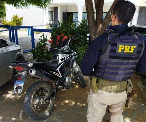 Portal Agreste Violento PRF APREENDE CAMINHONETE E MOTO CLONADAS NO