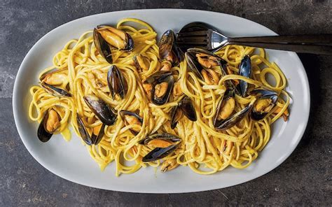 Linguine With Mussels Saffron And Cream Recipe