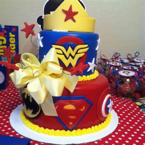 Wonder Woman Birthday Cake Without The Yellow Bow Wonder Woman