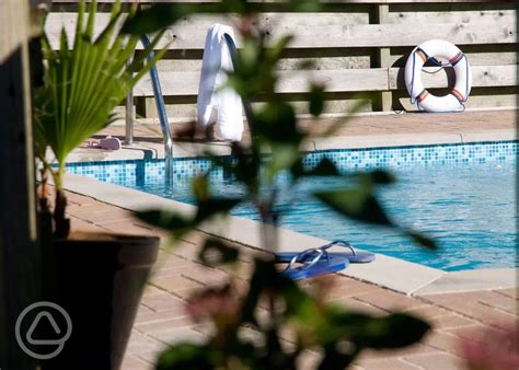 40+ campsites with swimming pools in Cornwall