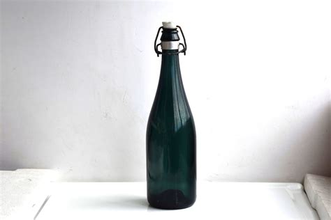 Vintage 750 Ml Green Glass Bottle Ceramic Stopper Lid Rustic European Pottery Liquid Storage