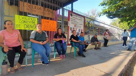 Toman Padres De Familia Escuela Primaria Club En Navojoa