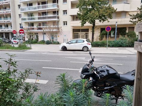 Métropole de Lyon Un motard blessé dans un accident cours Emile Zola à