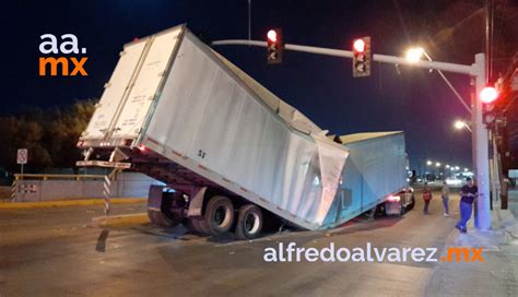 Colapsa Caja De Tr Iler En Plena Calle Policiaca