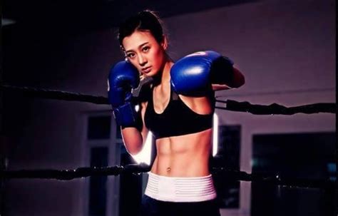 Hot girl boxing Nguyễn Thị Yến Nếu có ai trêu em chỉ lườm một cái rồi thôi