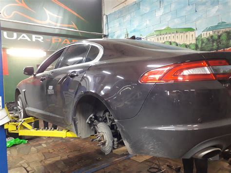 Jaguar XF 2 0 Замена задних тормозных дисков 8 000 Замена задних