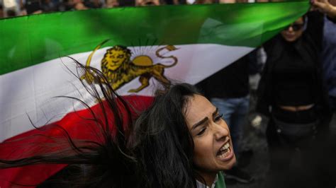 Iran donna vita libertá Gente d Italia