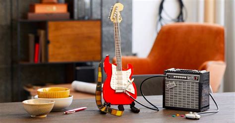 Lego выпустила гитарный набор Fender Stratocaster