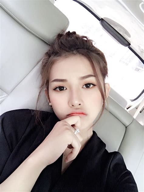 cô bạn gái xinh như hot girl của nam ca sĩ Việt