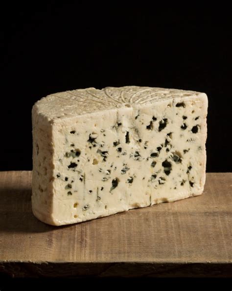 Roquefort Artisanal Aop Famille Carles Fromageries Philippe Olivier