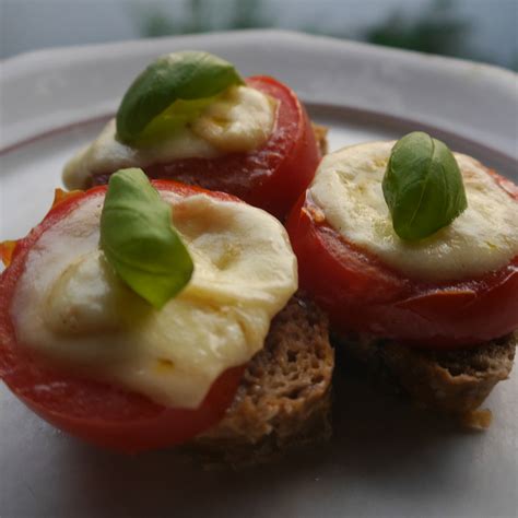 Tomaten Mozzarella Basilikum Mal Anders