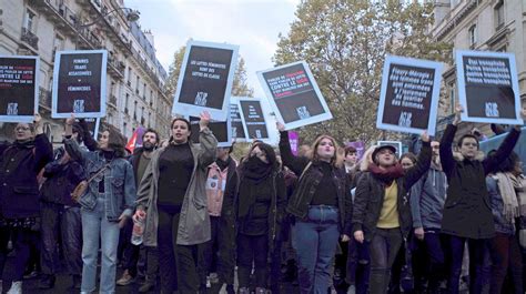 Decenas De Miles De Personas Salen A La Calle En Francia Contra La