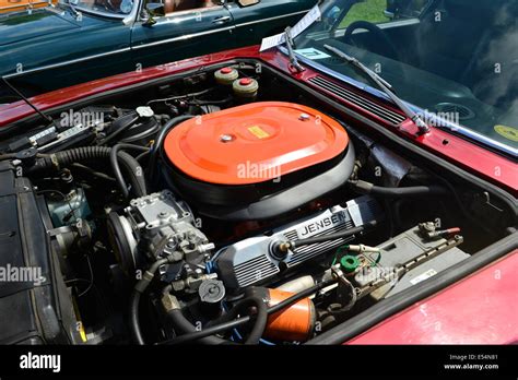 A V8 engine in a car Stock Photo - Alamy