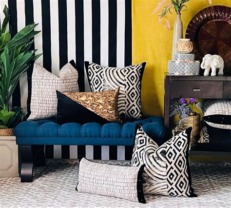 Modern Black & White decorative pillows | White decorative pillows, Decorative pillow covers ...