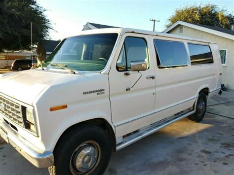 FORD ECONOLINE CLUB WAGON XL EXTENDED 15 PASSENGER VAN Classic