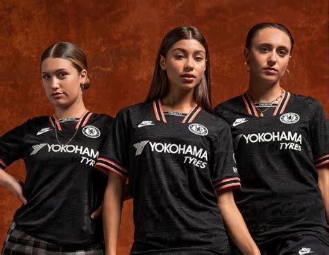 NIKE APRESENTA UM NOVO EQUIPAMENTO PARA O CHELSEA FC A SUA TERCEIRA