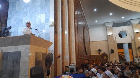 Malam Ini Ribuan Jamaah Hadiri Tabligh Akbar Bersama Ustaz Adi Hidayat